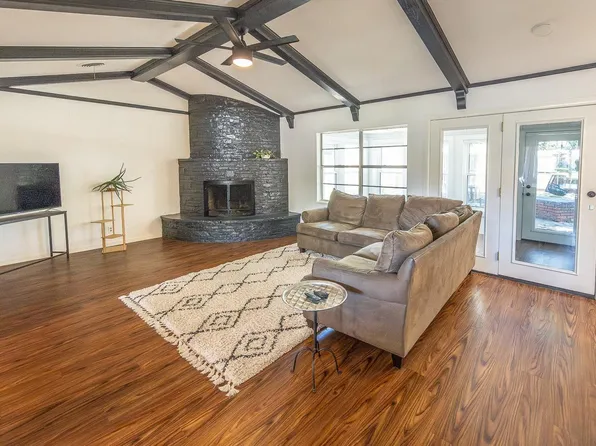 3002 67th St, Lubbock, TX 79413