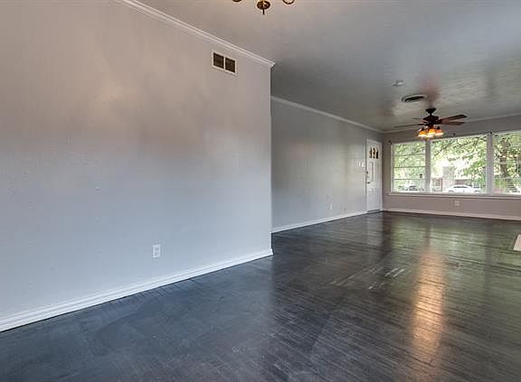 4th image of 3059 Leahy Dr