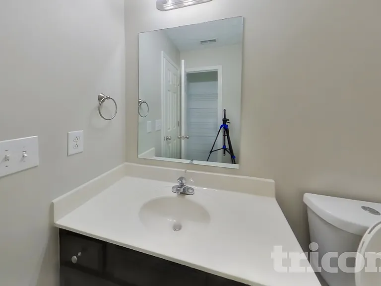 1256 Lasalle Dr — Photo 16