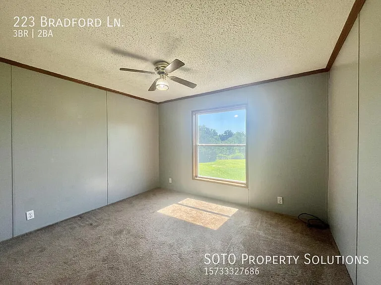 223 Bradford Ln — Photo 36