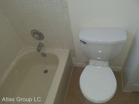 4th image of 2225 N Jones Blvd APT 3