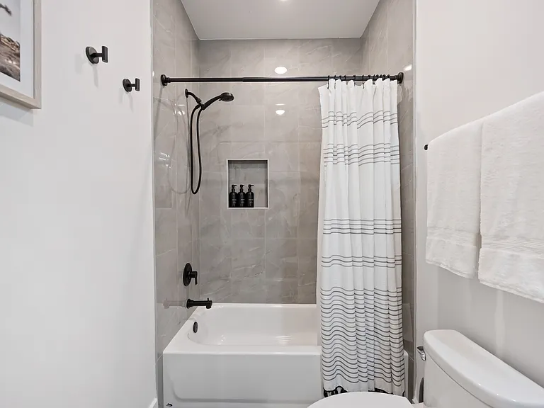 4110 Dreyfus St #B — Photo 10