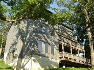 5615 Pleasant View Dr, Nashport, OH 43830