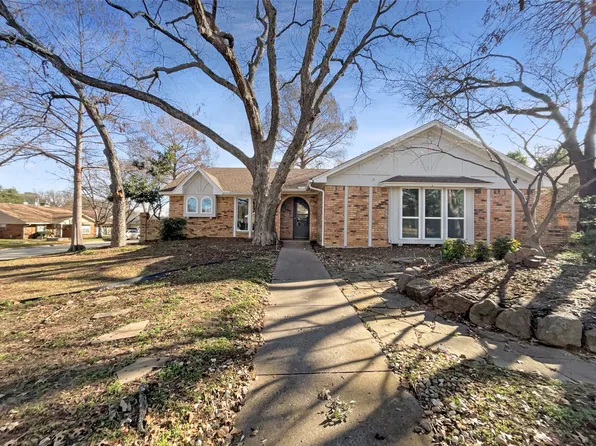 2201 Shady Meadow Ct, Arlington, TX 76013