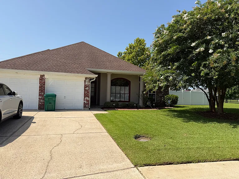 616 E Oak Point Ct — Photo 3