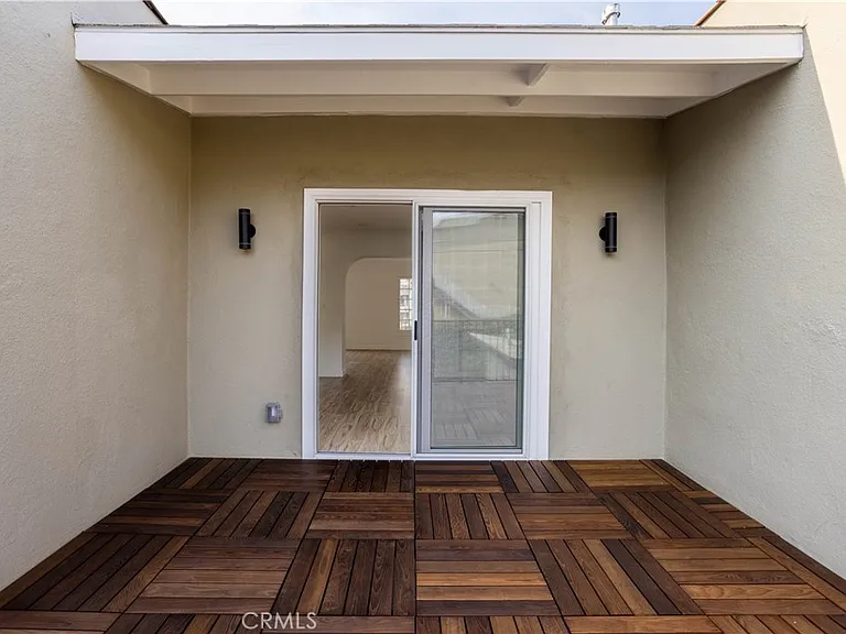 738 S Stanley Ave — Photo 20