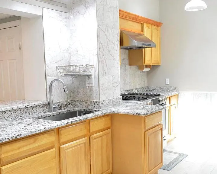 3131 Clive Ave — Photo 8