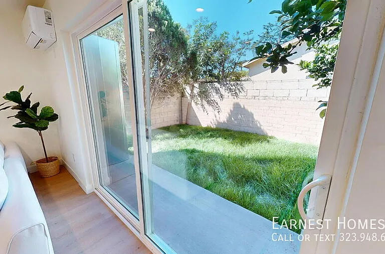 6445 Satsuma Ave #1/2 — Photo 4