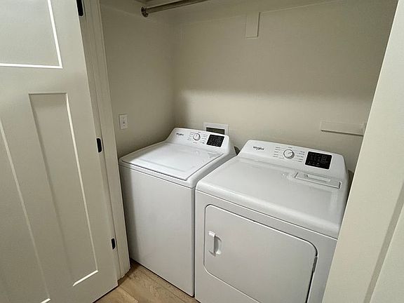 5th image of 707 W 12th St #B