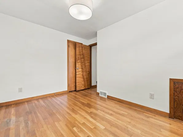 335 Coraopolis Rd, Coraopolis, PA 15108