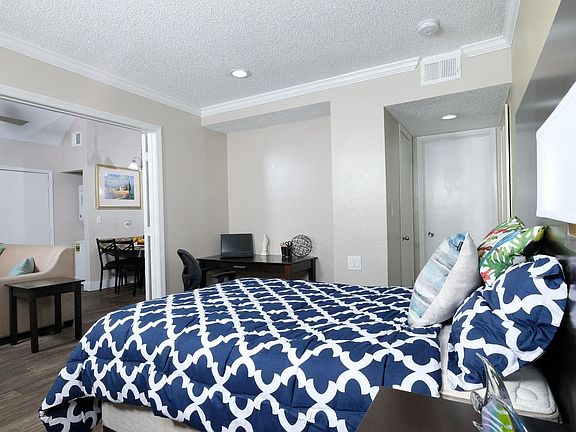 Fusion Orlando - Bedroom