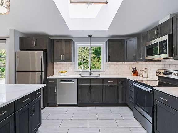 3rd image of 29 Canterbury Hill Rd