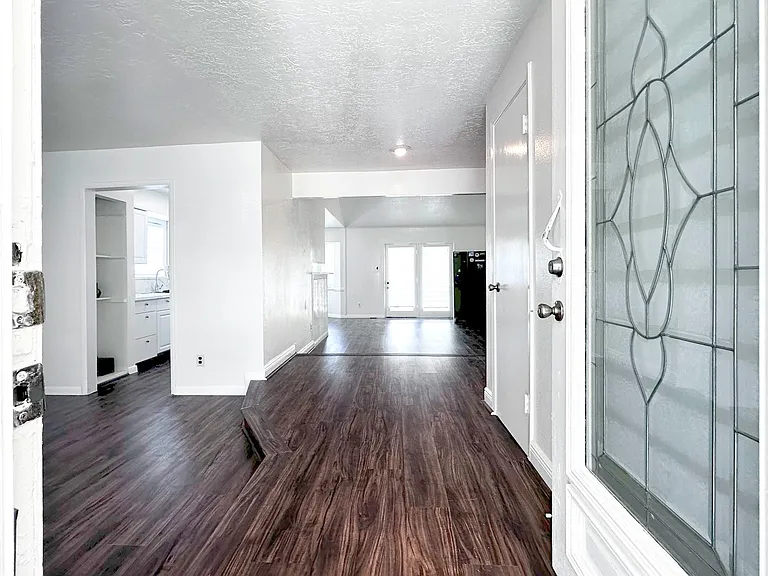 9270 Theysen Dr — Photo 3