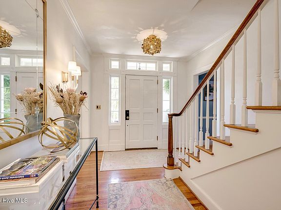 4th image of 2908 Lombardy Court