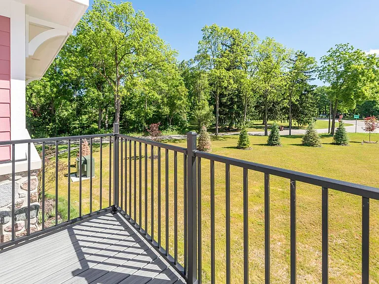 5399 Plymouth Rd — Photo 37