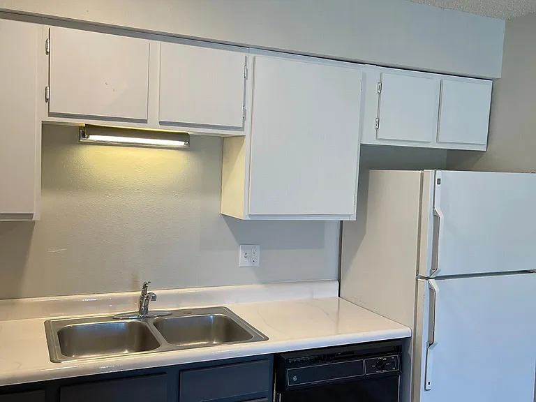 511 S Johnson St #10 — Photo 5