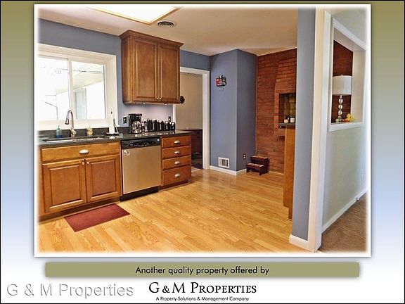 3rd image of 47 Oak Manor Ln