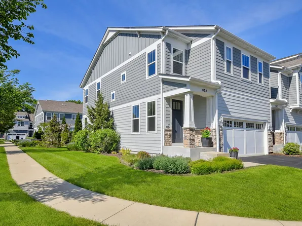 653 Riverbank Dr, Geneva, IL 60134