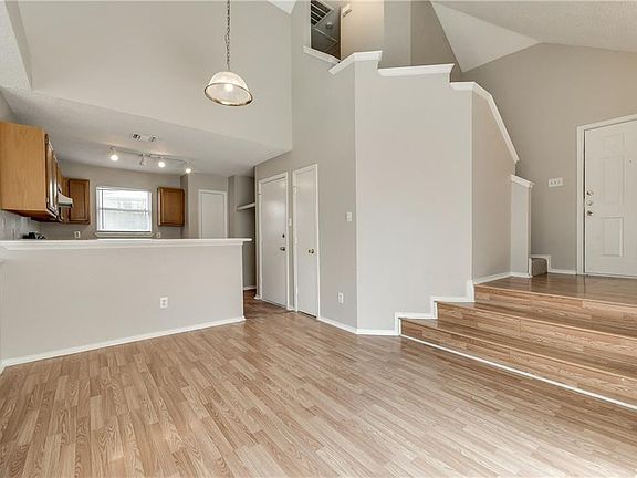 5th image of 7405 Ashcroft Cir