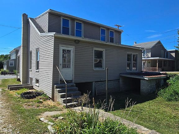 4th image of 102 S Orange St