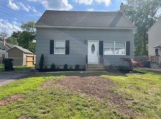 101 School St, Green Brook, NJ 08812