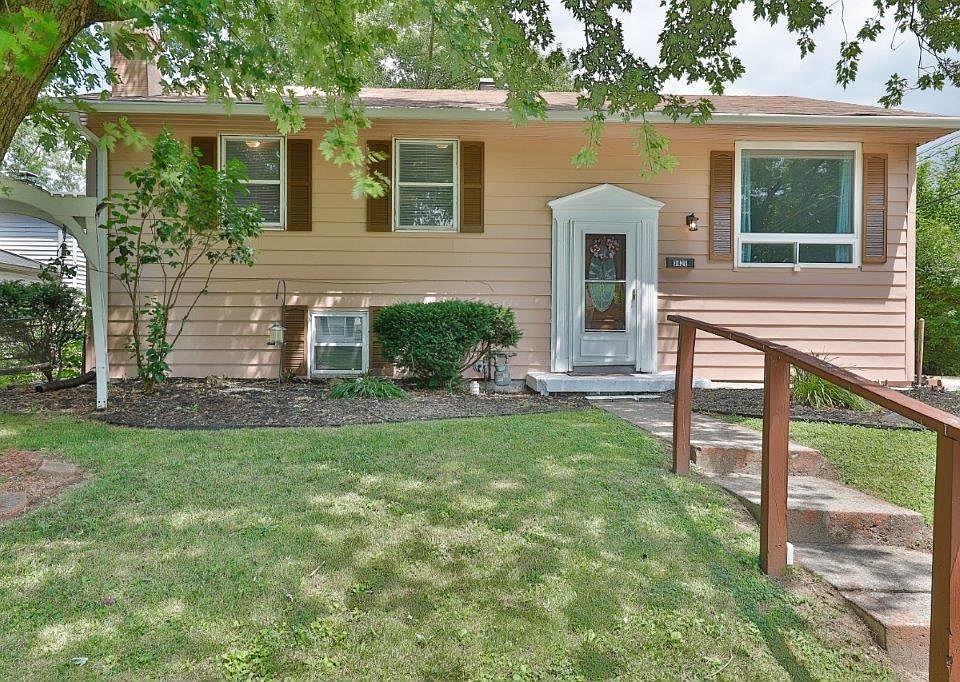 1st image of 3425 N Wellington Ave