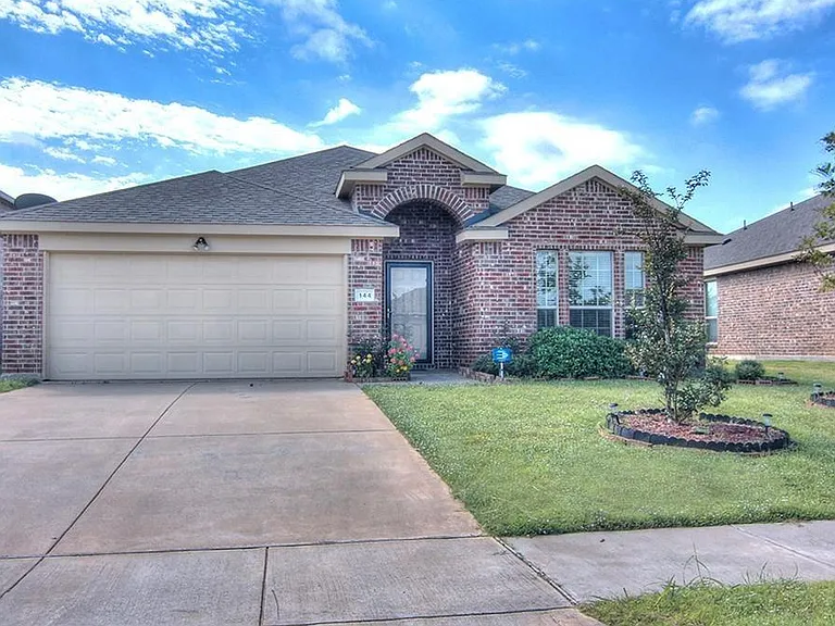 144 Meadow Crest Dr — Photo 1