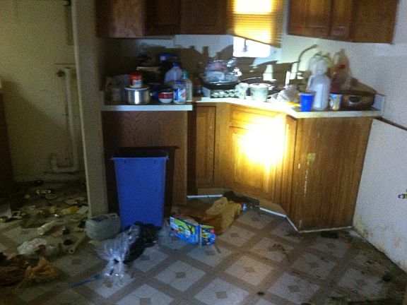 2nd image of 864 E 35th Ct