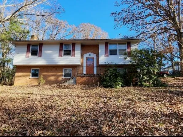 1370 Roanoke St, Christiansburg, VA 24073