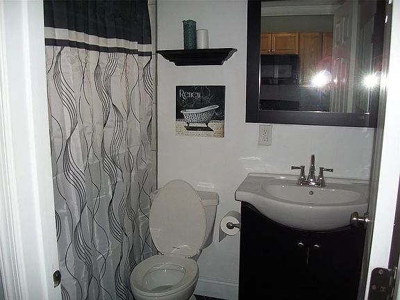 3rd image of 4 Charles St #1