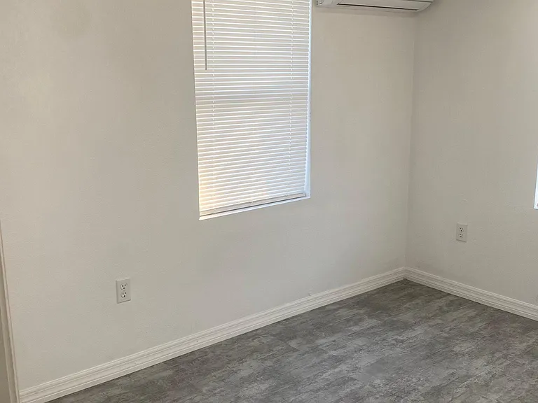 1810 Brack St — Photo 13