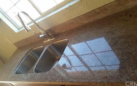 APT.# 629 NEW KITHCHEN CABINETS WITH GRANITE COUNTERS