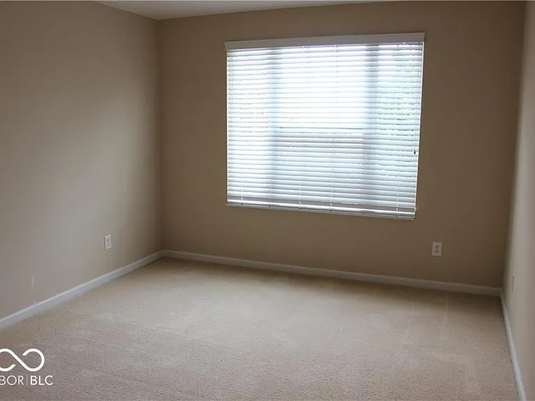 6255 Canterbury Dr — Photo 16