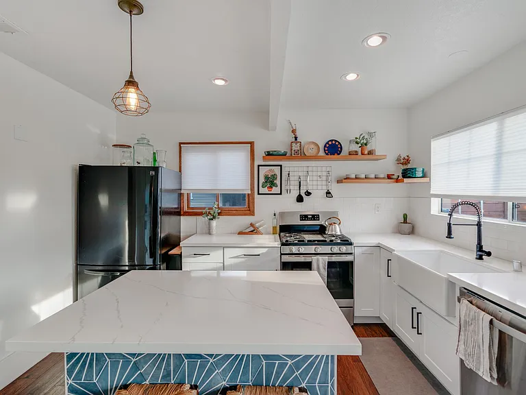 4562 Texas St — Photo 8