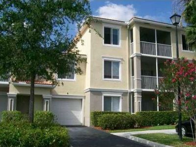 6556 Emerald Dunes Dr APT 202, West Palm Beach, FL, 33411