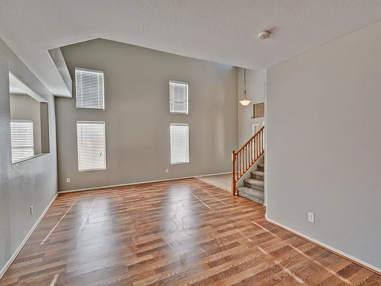 10115 W Parkway Dr — Photo 5