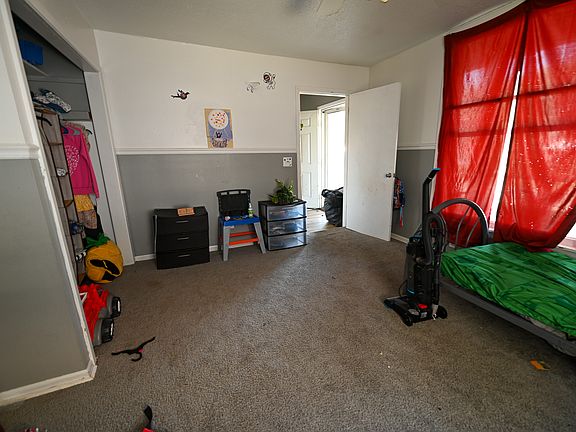 5th image of 804 N Main St