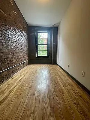 Building Photo - 441 E 12th St #3G