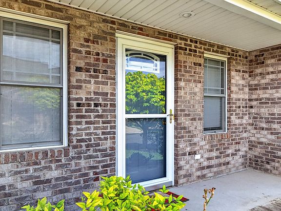2nd image of 527 Redstone Dr Unit 9