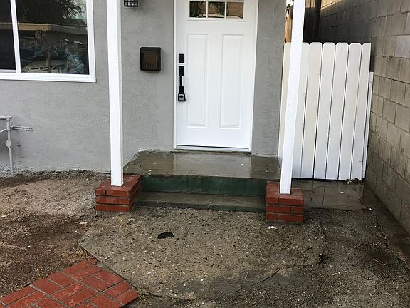 5th image of 1775 N Oxford Ave