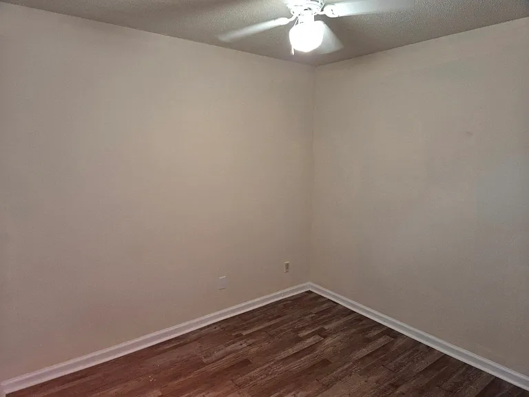 2035 Rock Bluff Rd — Photo 32
