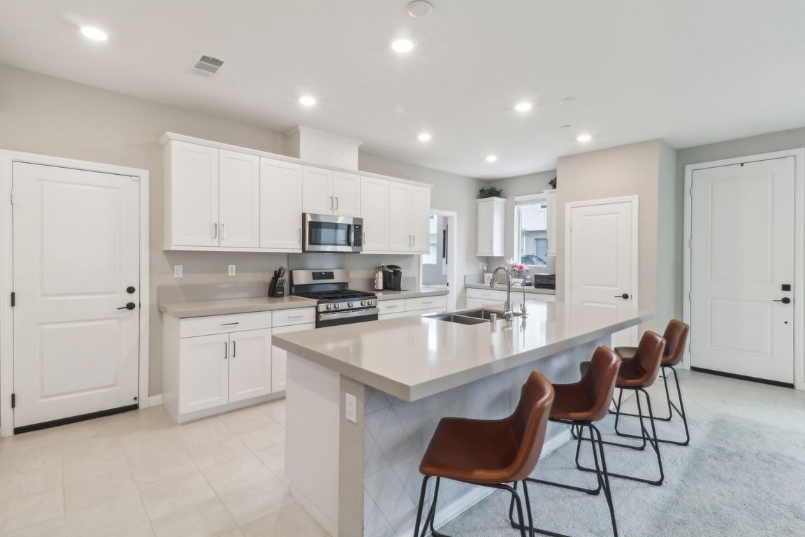 Bluestone Cir-1804-016.jpg
