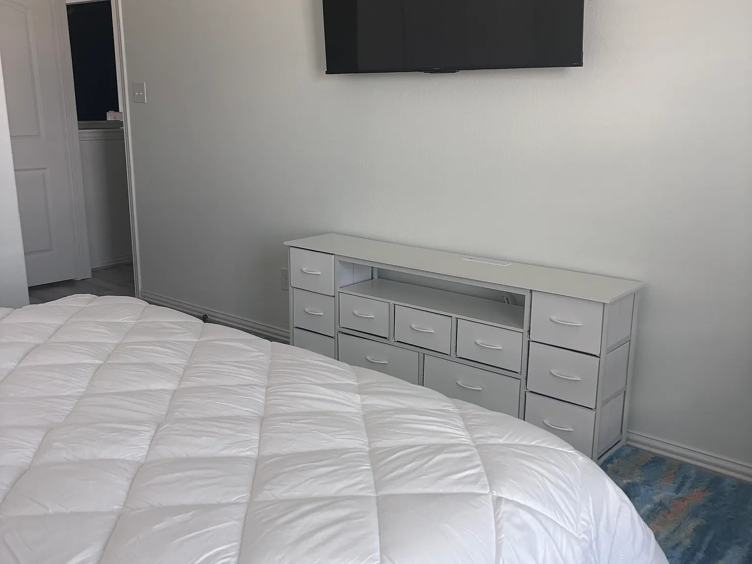 3 bed, 9000 sqft, $700 — Photo 2