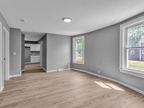 4th image of 305 Parkdale Ave #1