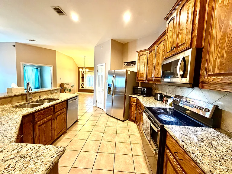 2102 Central Park Dr — Photo 12