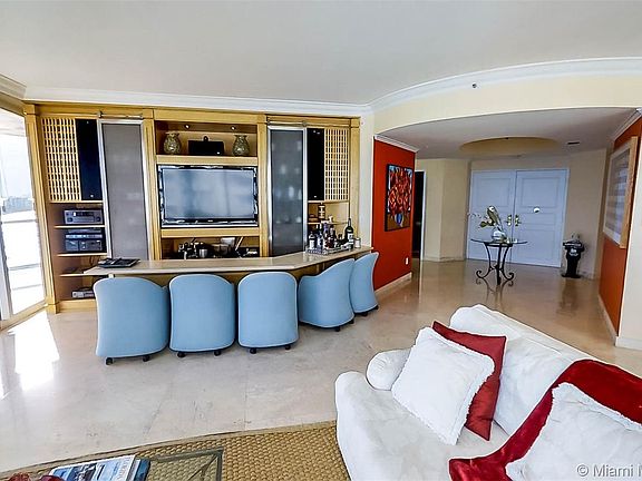 3rd image of 300 S Pointe Dr APT 1601