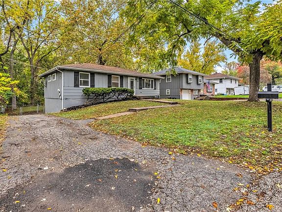 3rd image of 4718 N Drury Ave