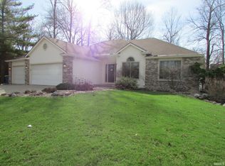 1401 Sanders Dr, Auburn, IN
