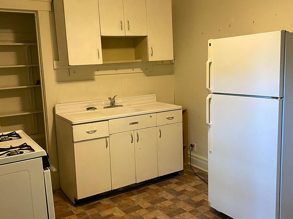 1st image of 308 Catherine St #C