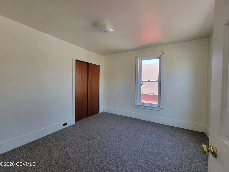 995 Center Ave — Photo 25